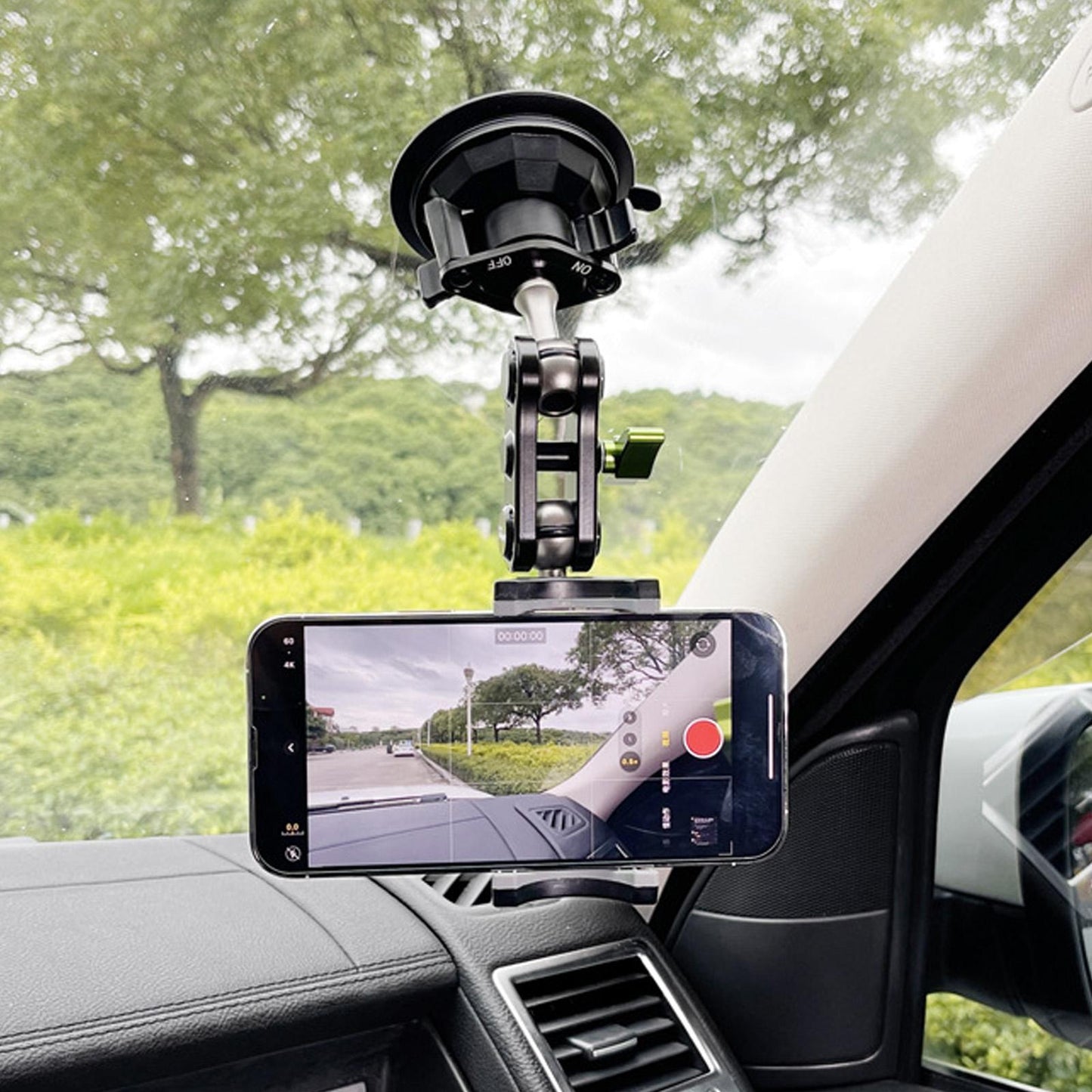 Car Shooting Mobile Phone Bracket Selfie Fixed Universal Outdoor Travel Self-driving Sucker Bracket For Car Window Windshield