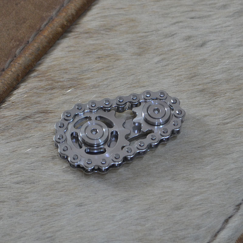 Chain - toothed flywheel finger top