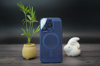 Crystal Fine Hole Heat Dissipation Magnetic Suction Phone Case